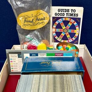 Trivial Pursuit Classic Board Game - Multicolor